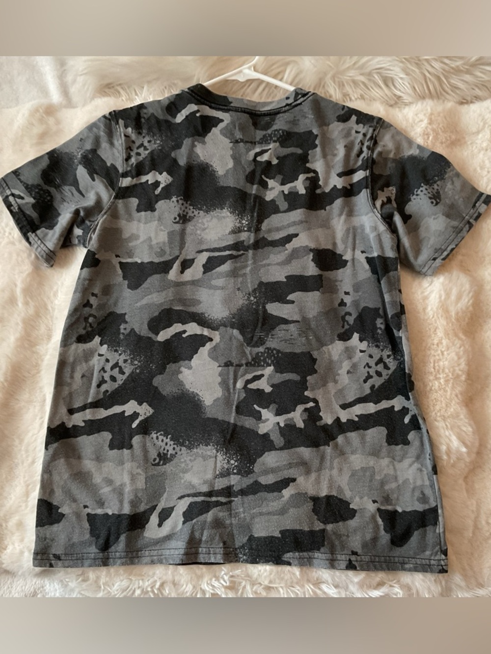 NBA New York Knicks Gray & Black Camo Graphic Tee- L 14/16 - Picture 5 of 5